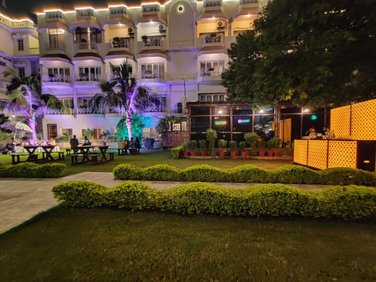 Hotel Surya, Kaiser Palace Varanasi Ngoại thất bức ảnh