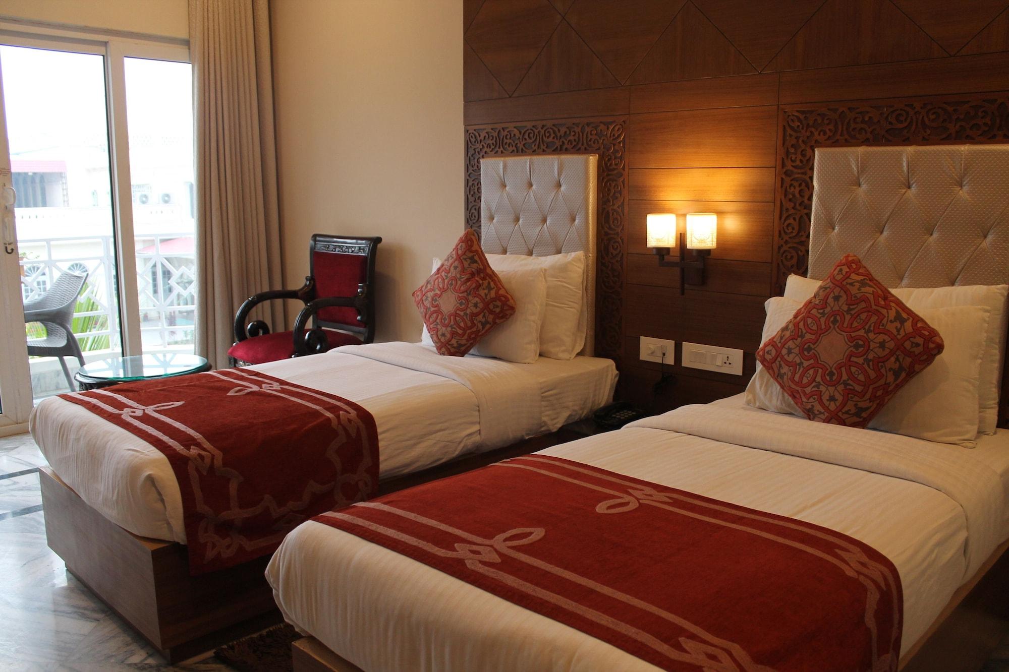 Hotel Surya, Kaiser Palace Varanasi Ngoại thất bức ảnh