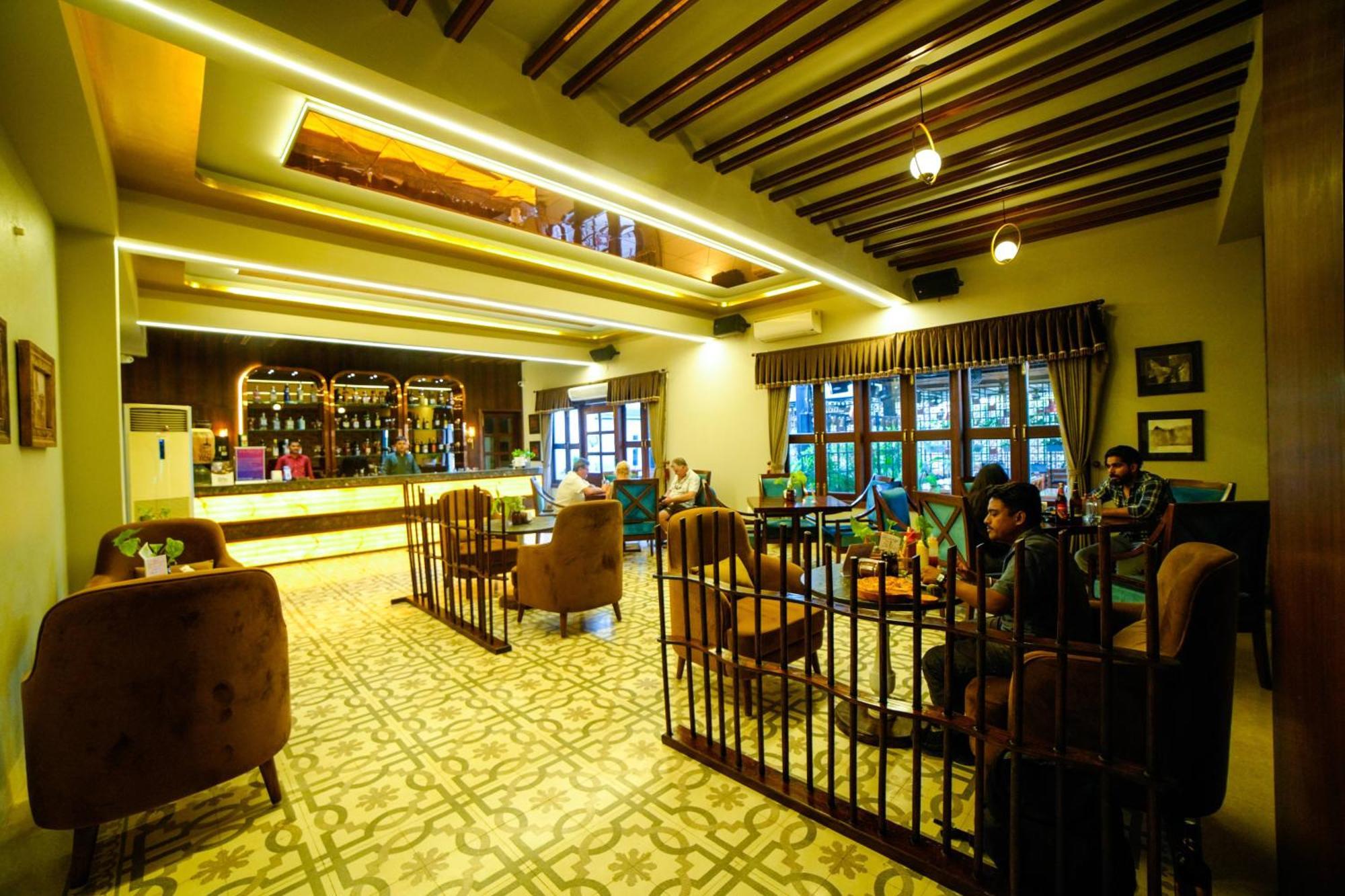 Hotel Surya, Kaiser Palace Varanasi Ngoại thất bức ảnh