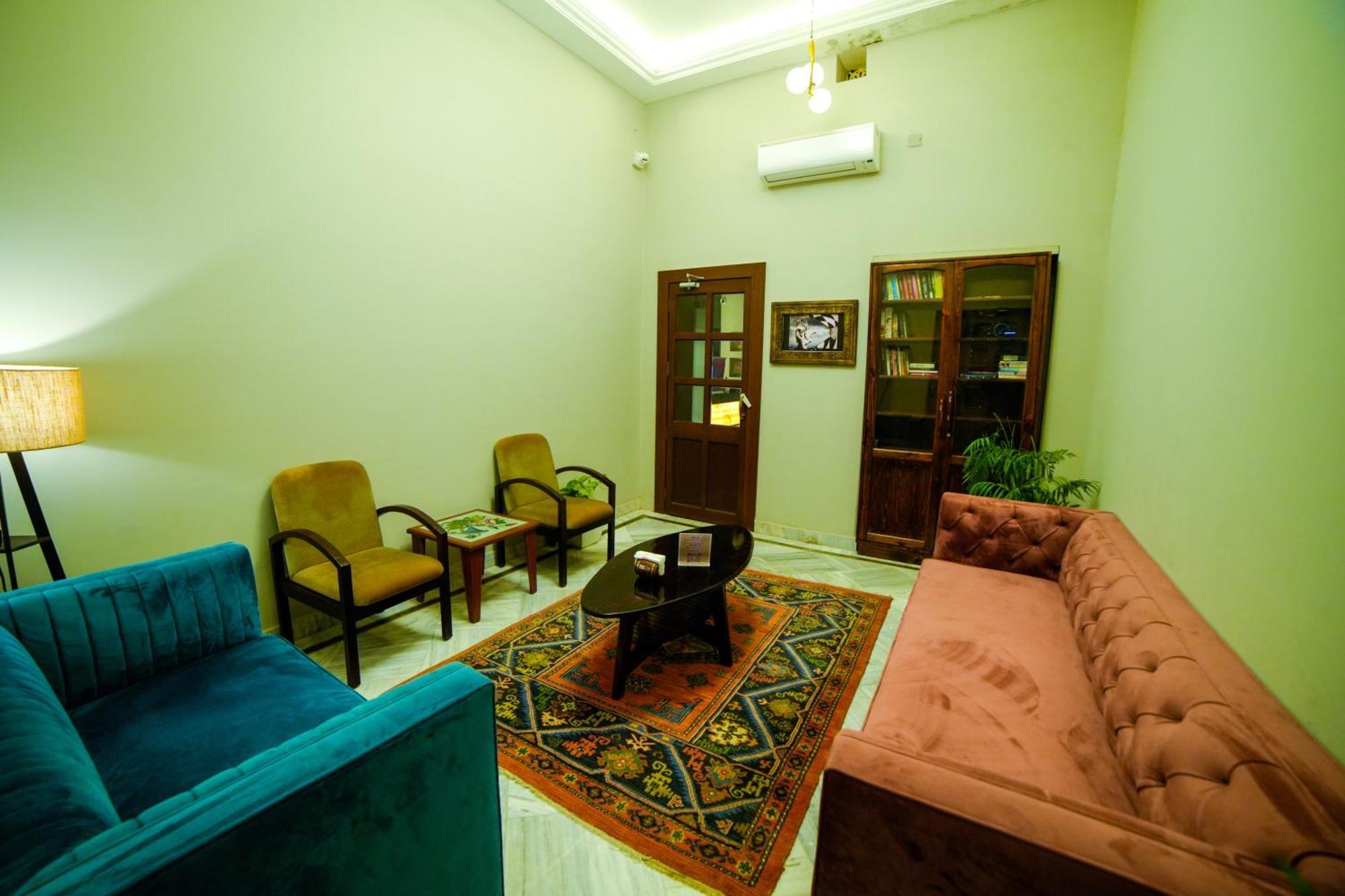 Hotel Surya, Kaiser Palace Varanasi Ngoại thất bức ảnh