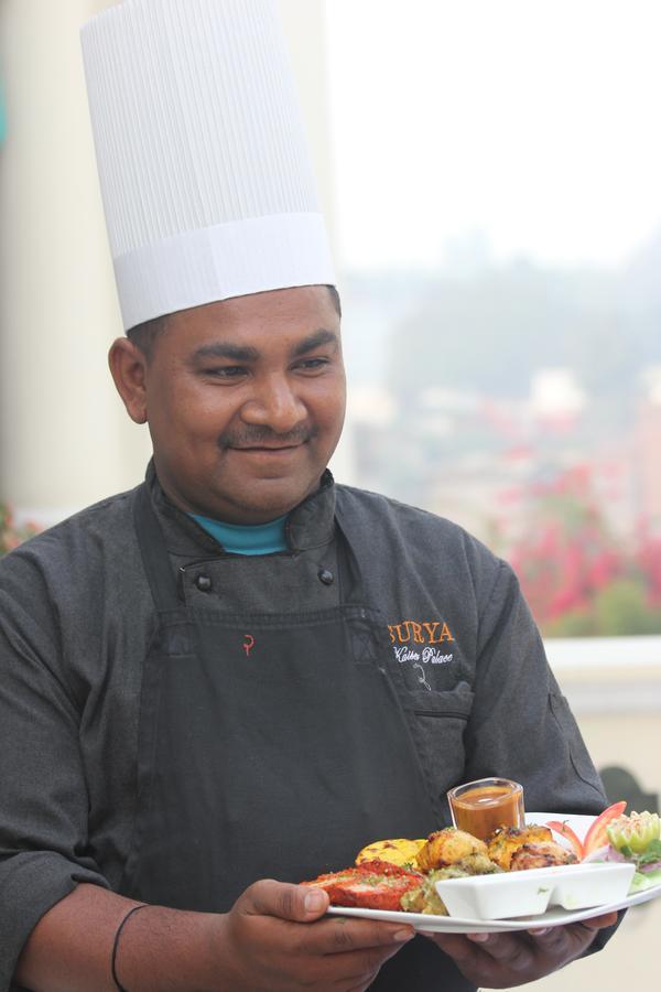 Hotel Surya, Kaiser Palace Varanasi Ngoại thất bức ảnh