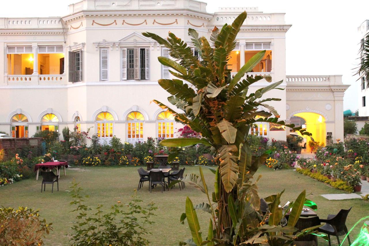 Hotel Surya, Kaiser Palace Varanasi Ngoại thất bức ảnh